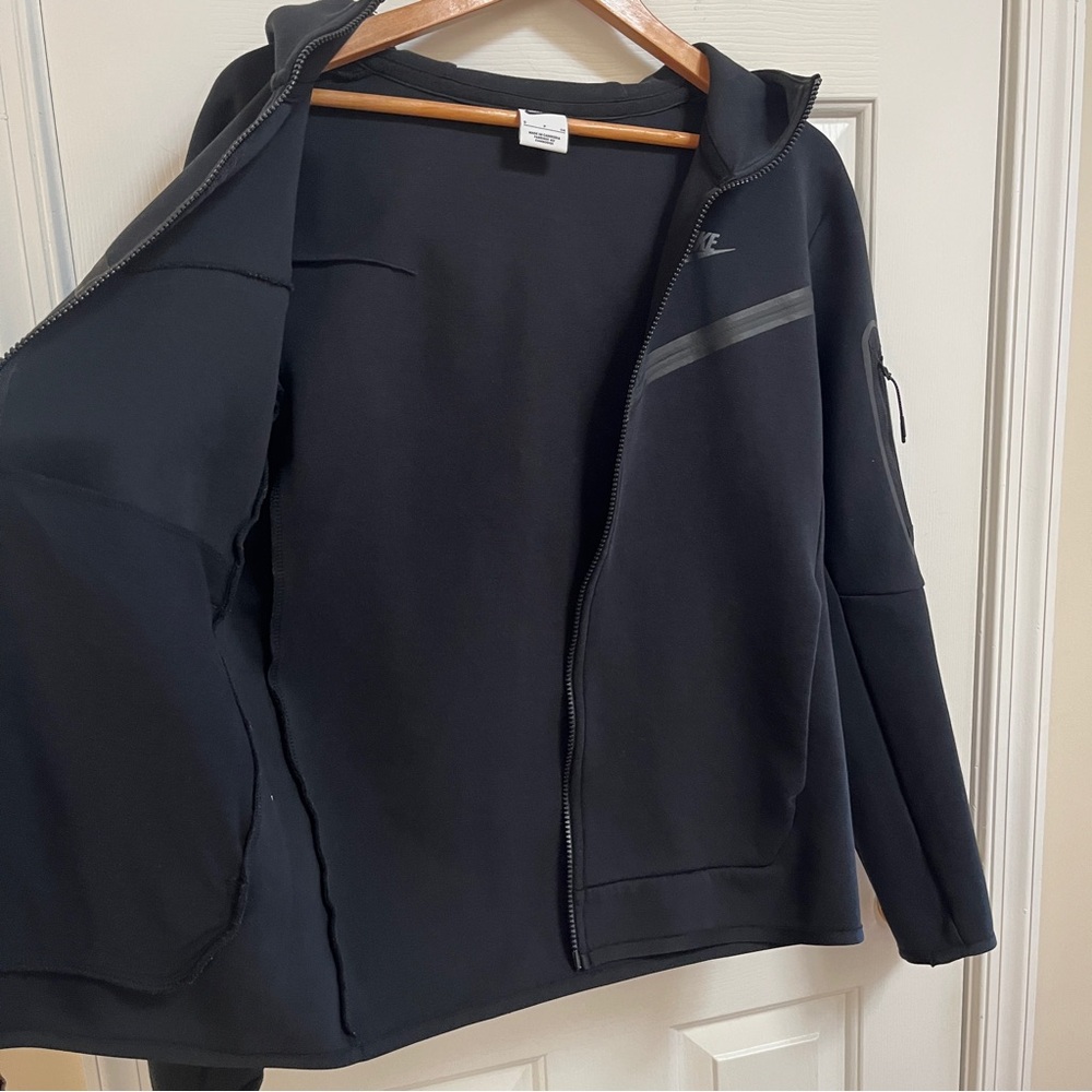 Nike Men's Tech Fleece Black Performance Jacket. Small. - Picture 8 of 8